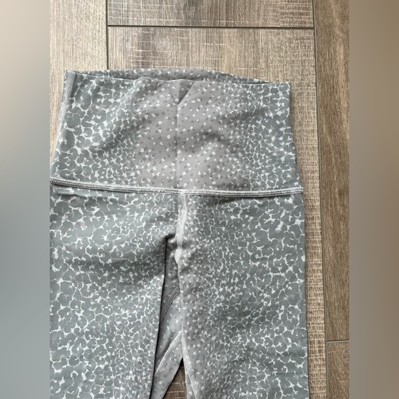 Lululemon Align Pant *Engineer Print in City Camo Silver Drop Multi - Picture 4 of 8